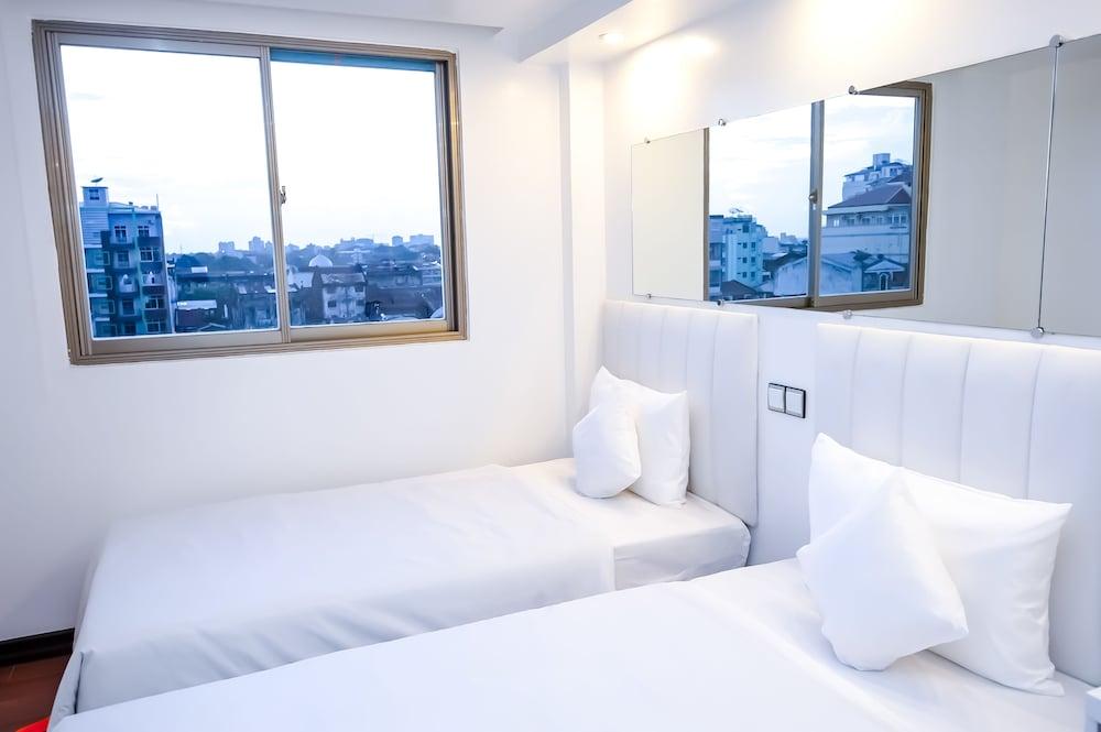 โคลฟเวอร์ซิตี้เซ็นเตอร์โฮเต็ล Hotel ย่างกุ้ง ภายนอก รูปภาพ