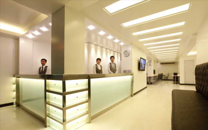 โคลฟเวอร์ซิตี้เซ็นเตอร์โฮเต็ล Hotel ย่างกุ้ง ภายนอก รูปภาพ