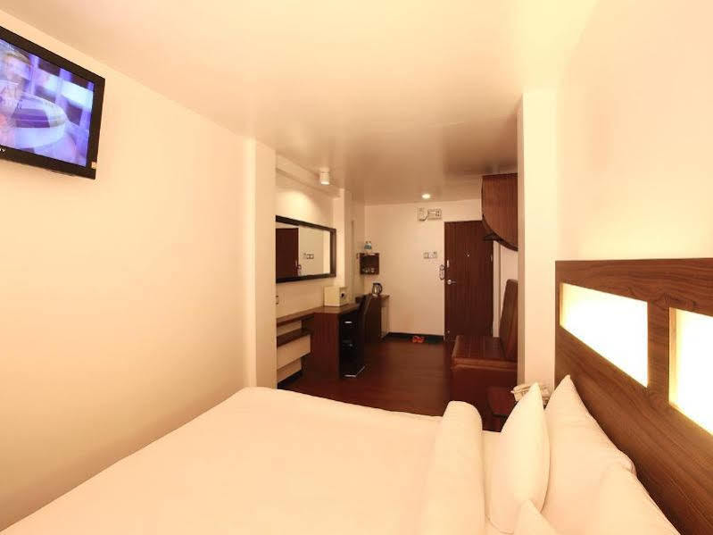 โคลฟเวอร์ซิตี้เซ็นเตอร์โฮเต็ล Hotel ย่างกุ้ง ภายนอก รูปภาพ
