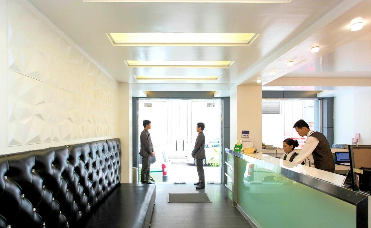 โคลฟเวอร์ซิตี้เซ็นเตอร์โฮเต็ล Hotel ย่างกุ้ง ภายนอก รูปภาพ